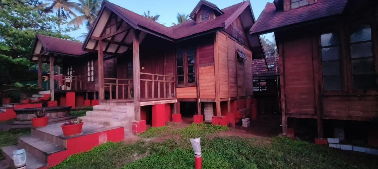 Blue Water Beach Resort Varkala Bilik gambar